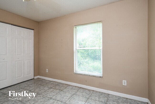 Building Photo - 908 S Rennes Ct