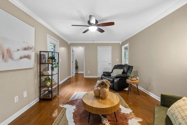 Building Photo - 114 Hickory Hill Dr