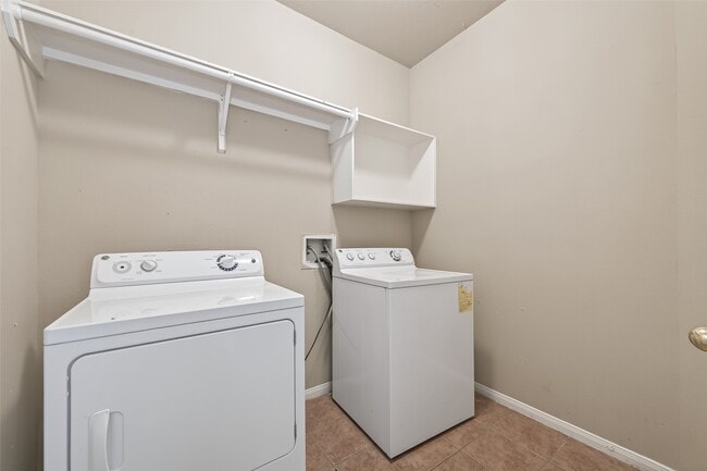 Building Photo - 4623 Russett Ln