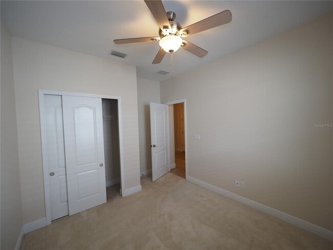 Building Photo - 995 Molly Cir