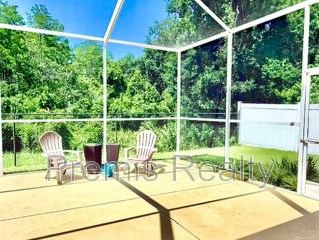 Building Photo - 431 Denise St