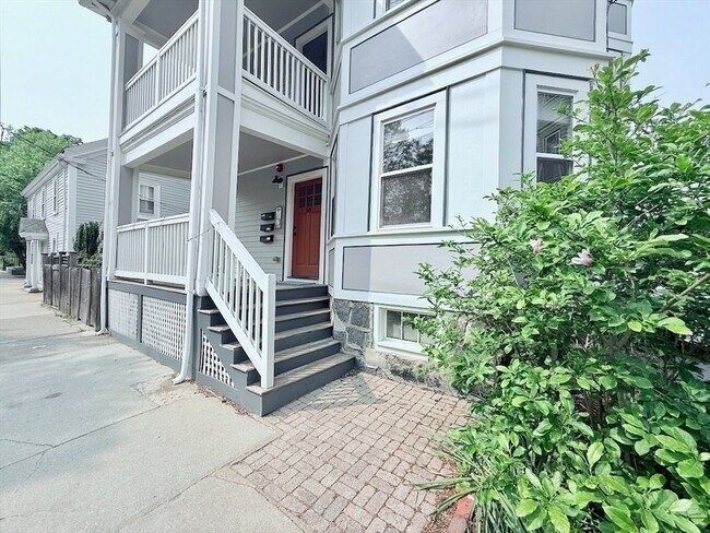 Building Photo - 58 Seaverns Ave
