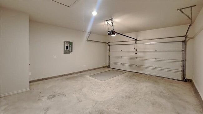 Building Photo - 6817 Labelle Dr