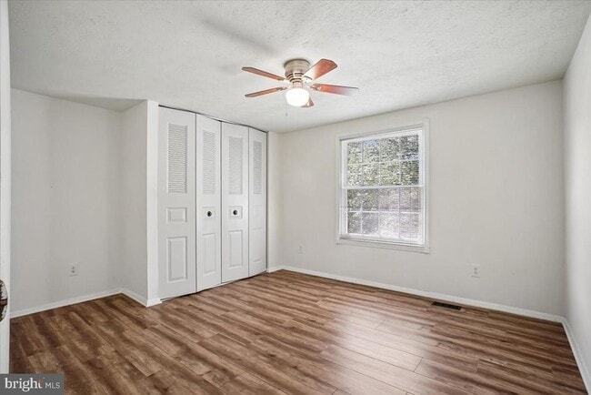Building Photo - 9404 Mirror Pond Dr