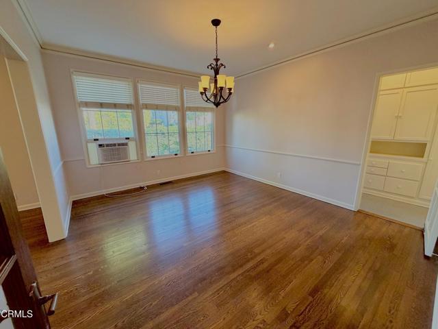 Building Photo - 590 S Oakland Ave