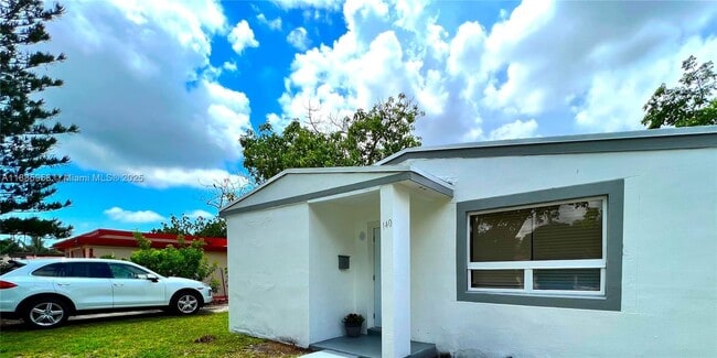 Building Photo - 140 NW 124th St