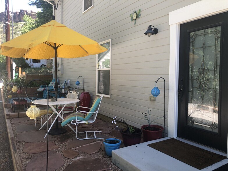 new patio with views of Rock Park - 652 6th St