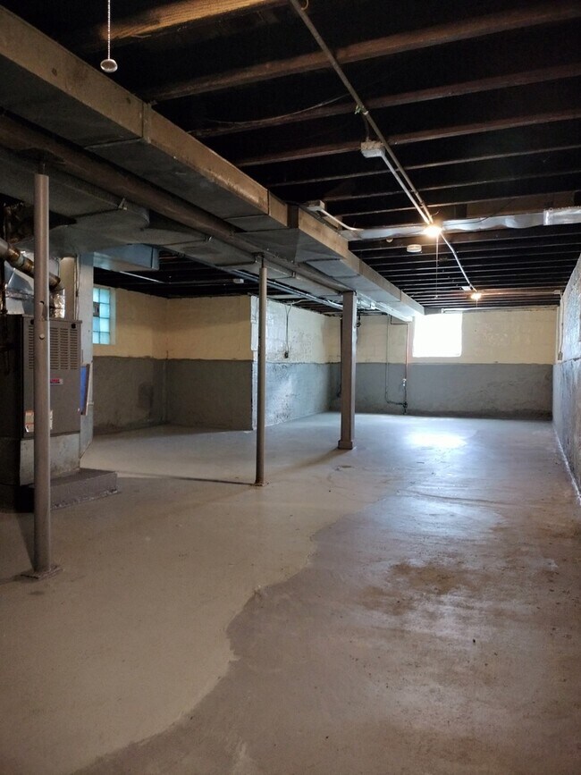 Building Photo - 11142 S Eggleston Ave