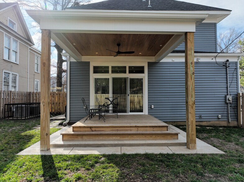 Building Photo - 1544 Court Ave