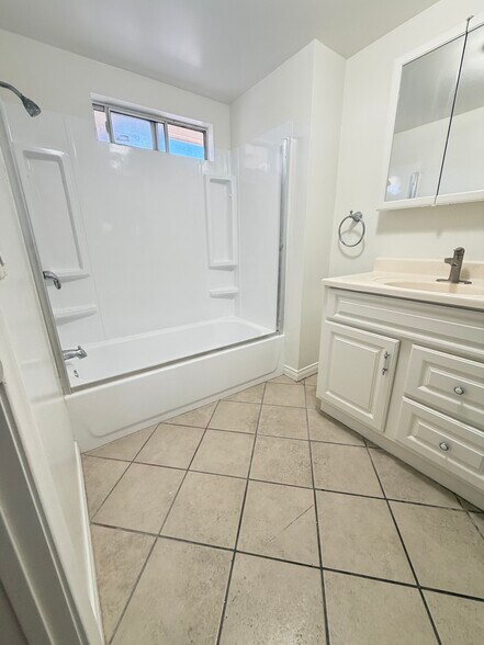 Building Photo - 20622 Archwood St