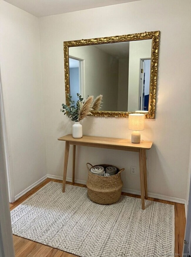 Building Photo - 1193 Hope St