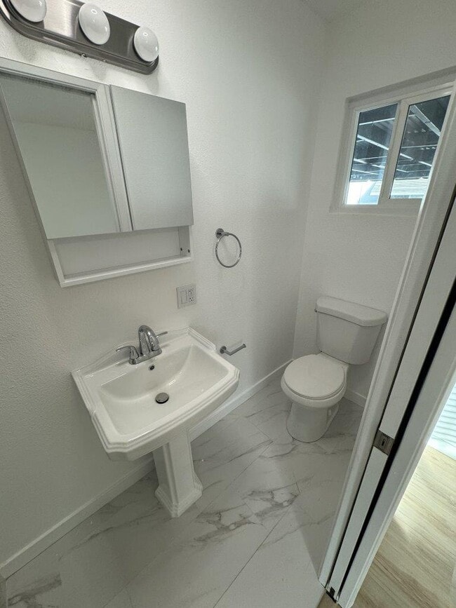 Building Photo - 555 Fig Ave