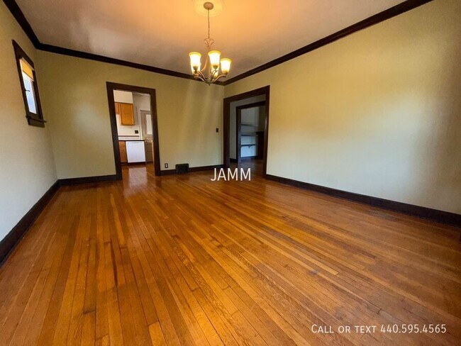 Building Photo - 9614 Clifton Blvd