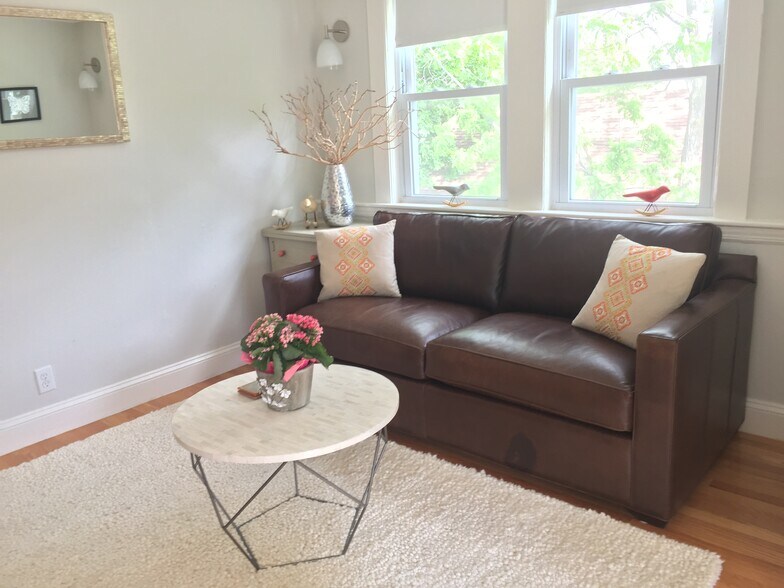 Building Photo - 105 Chestnut St