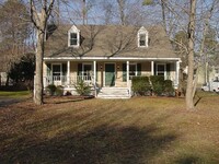 Building Photo - SPACIOUS 4 BEDROOM 2 BATH IN INNSBROOK!!