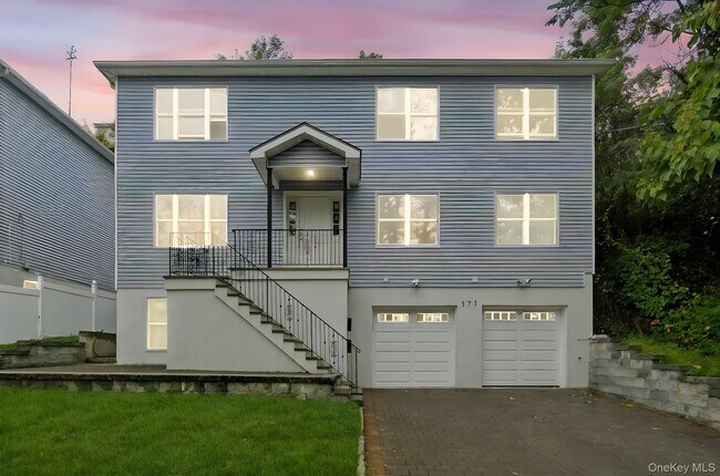 Building Photo - 171 Frederic St