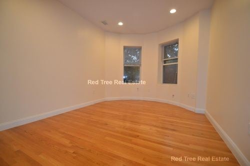 Building Photo - 1812 Beacon St