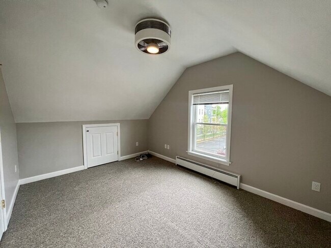 Building Photo - 17 Sanborn St