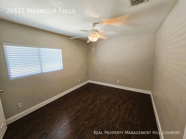 Building Photo - 24611 Magnolia Falls