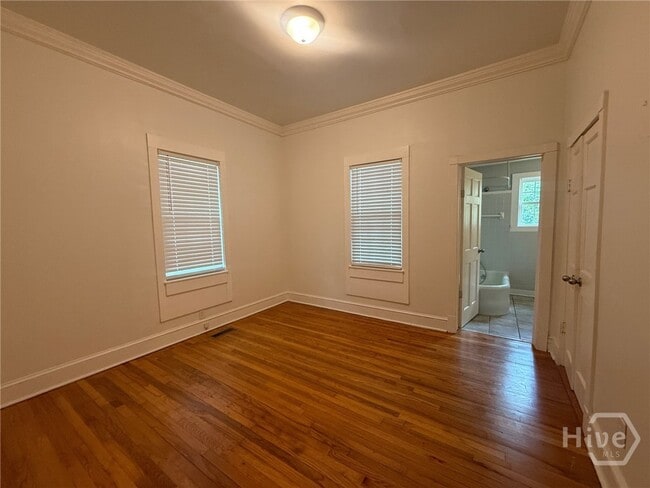 Building Photo - 504 N Maple St