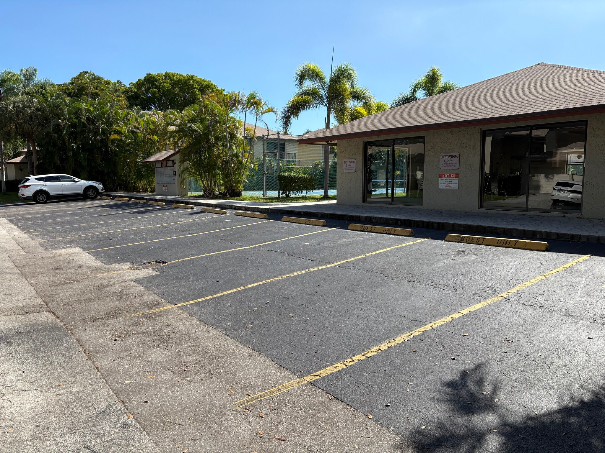 Building Photo - 3951 NE 17th Ave