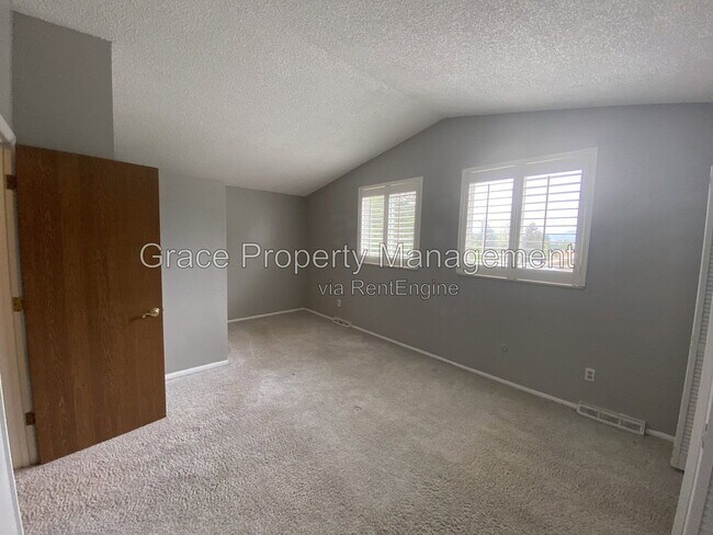 Building Photo - 10870 Stuart Cir