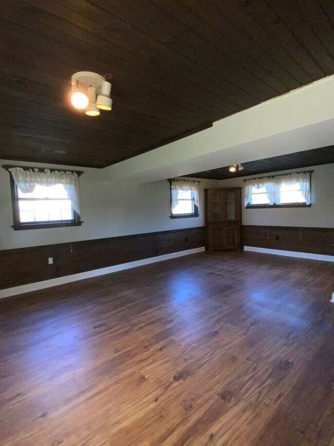 Building Photo - 418 Parkwynne Rd