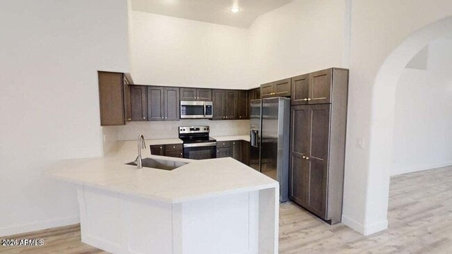 Building Photo - 4445 E Meadow Dr