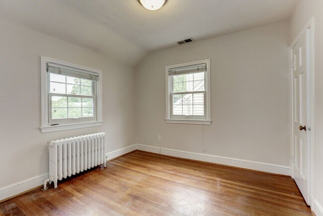 Building Photo - 4933 47th St NW