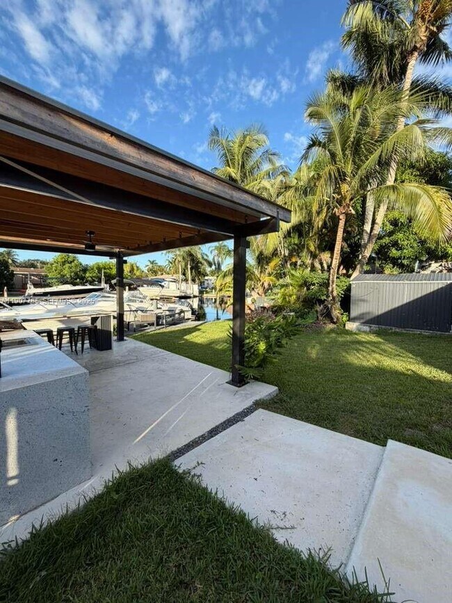 Building Photo - 2623 Thomas St