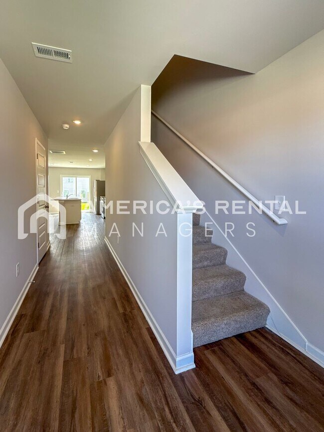 Building Photo - Home in Lincoln, AL for Rent! Available to View Now!
