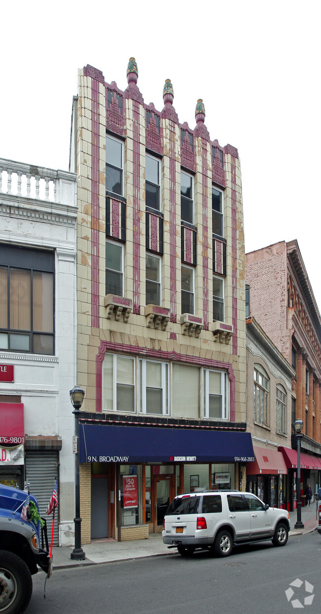 Primary Photo - 9 N Broadway