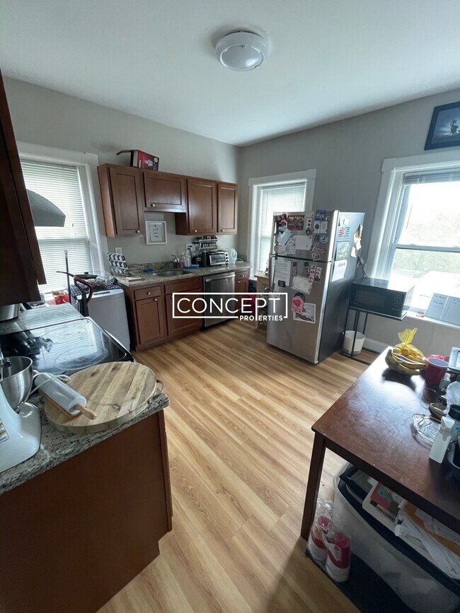 Building Photo - 900 Mass Ave. Unit 8CP