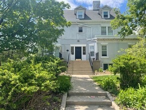 Building Photo - Cool 1br Avail 9/1 - Top Floor of 1902 Vintage Mansion