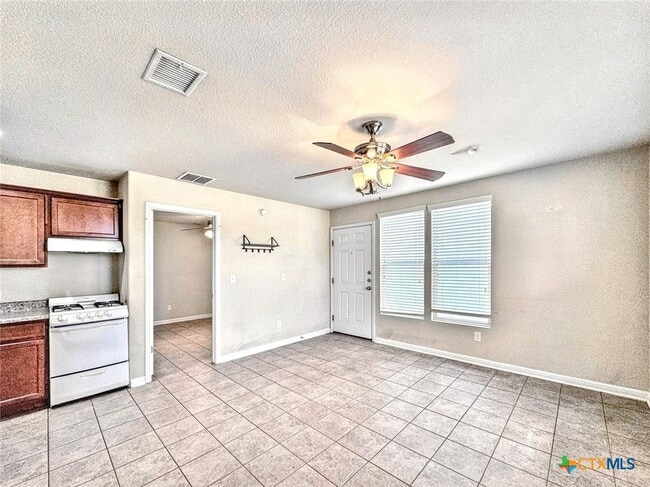 Building Photo - 338 Trestle Tree