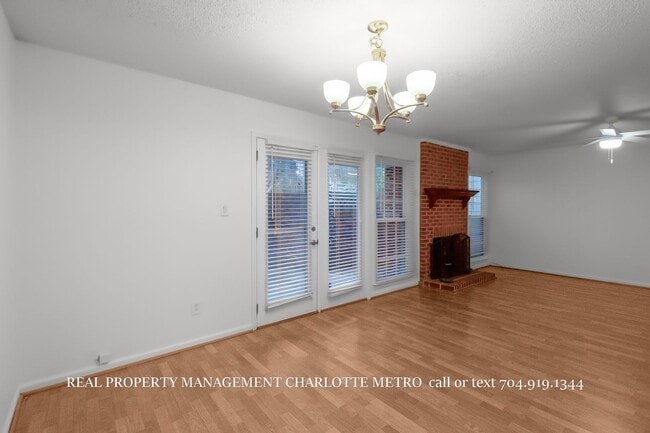 Building Photo - Charming HOME in Prime South Charlotte Location!