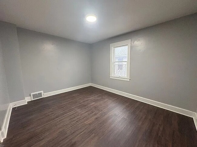 Building Photo - 2117 Halstead Ave