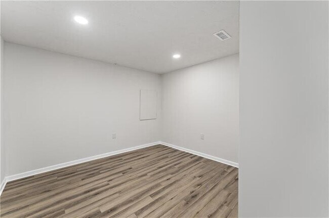 Building Photo - 5103 Spruce Rd