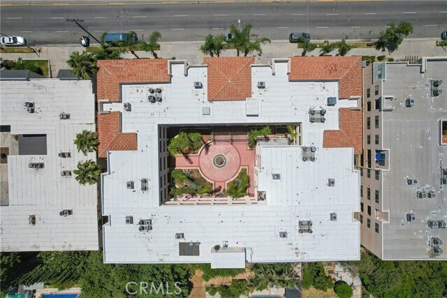 Building Photo - 13941 Sherman Way