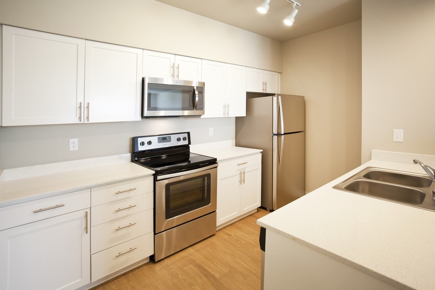 Building Photo - 575 on the Columbia