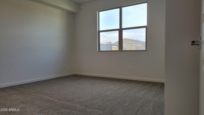 Building Photo - 15998 W Smoketree Dr