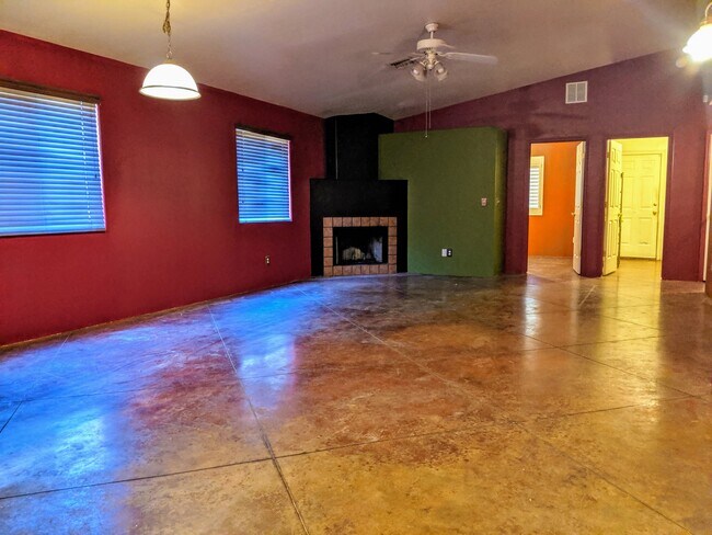 Building Photo - 408 E Geronimo Bluff Loop