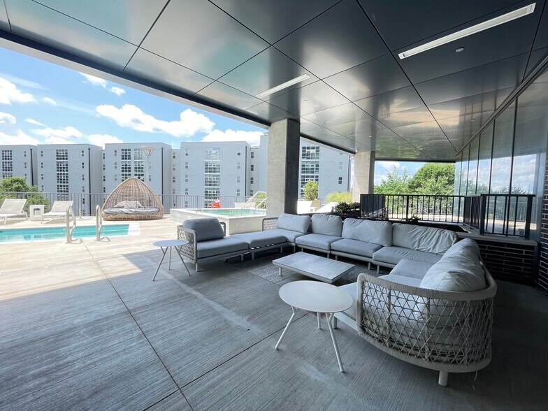 Building Photo - 788 W Marietta St NW
