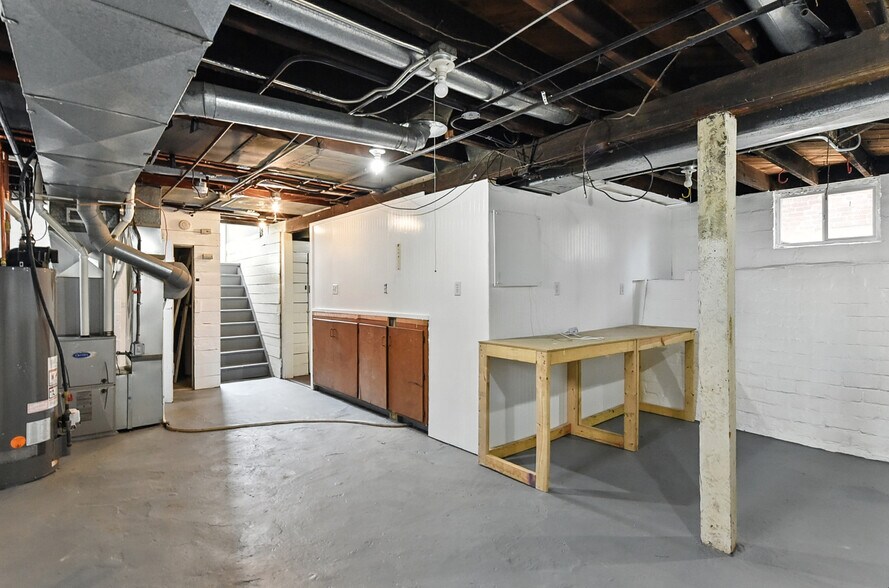 Building Photo - 2965 Harris Street