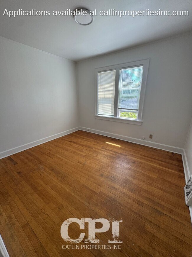 Building Photo - 1529 20th Ave
