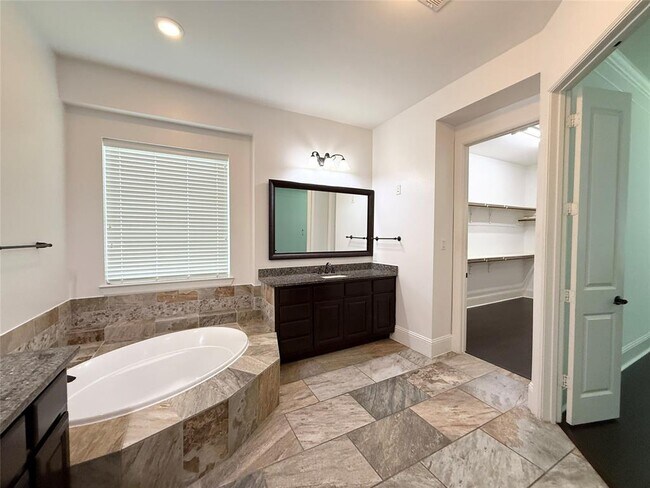 Building Photo - 5711 Stern Springs Ln