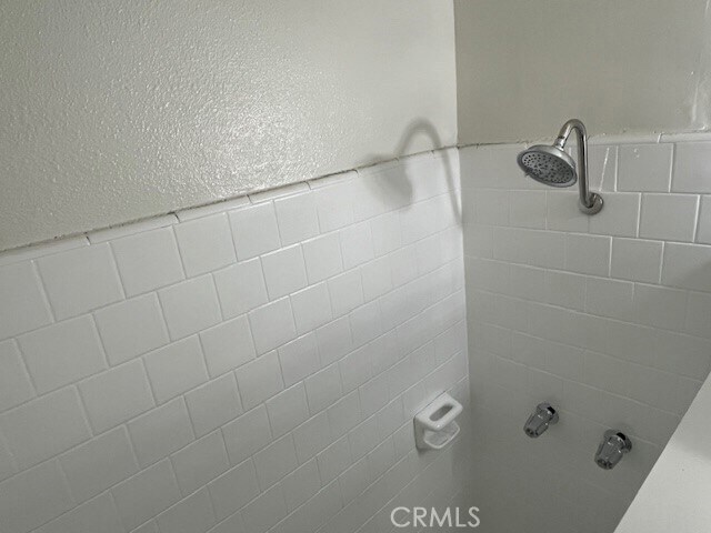 Building Photo - 686 E Cottonwood Rd