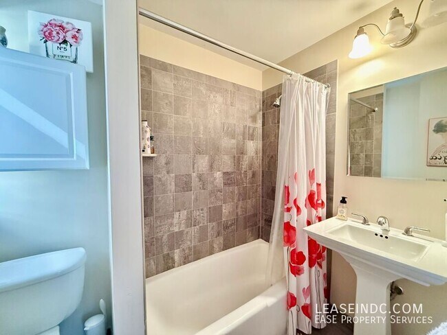 Building Photo - 1701 16th St NW