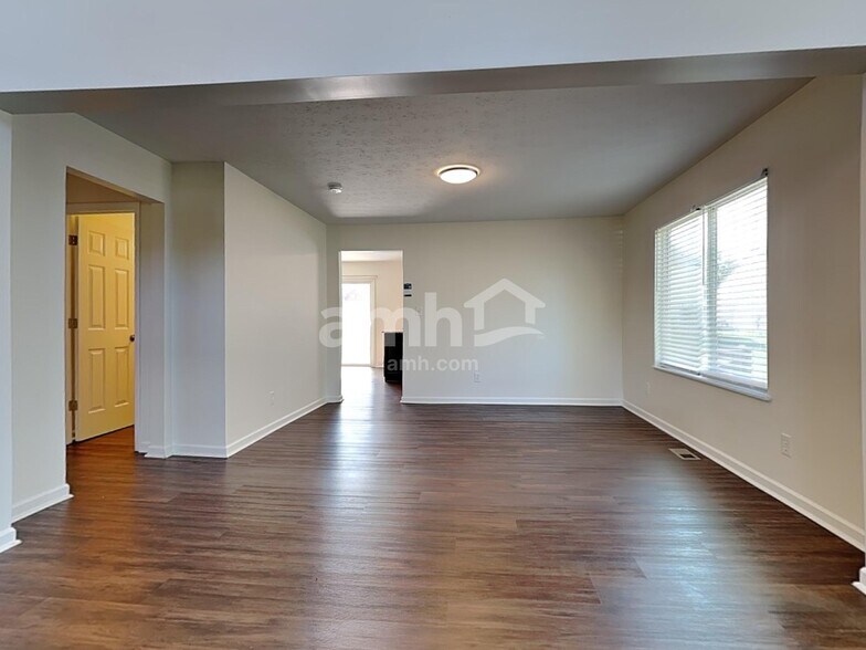 Building Photo - 909 Centennial St