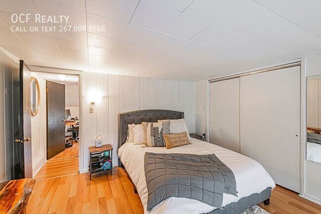 Building Photo - 330 W 3rd Ave